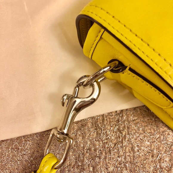 Coach yellow purse with removable straps - Picture 7 of 8
